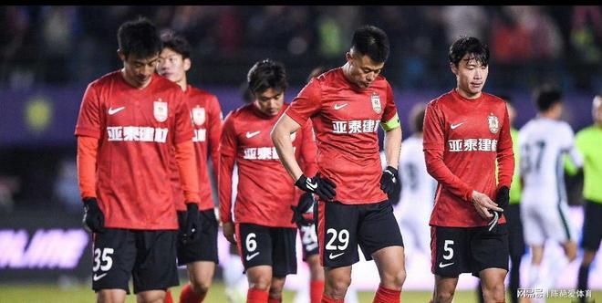 星空体育app-法甲赛程吃紧，武汉三镇今晨远射贴柱，气氛紧张，纪律约束更严格的简单介绍