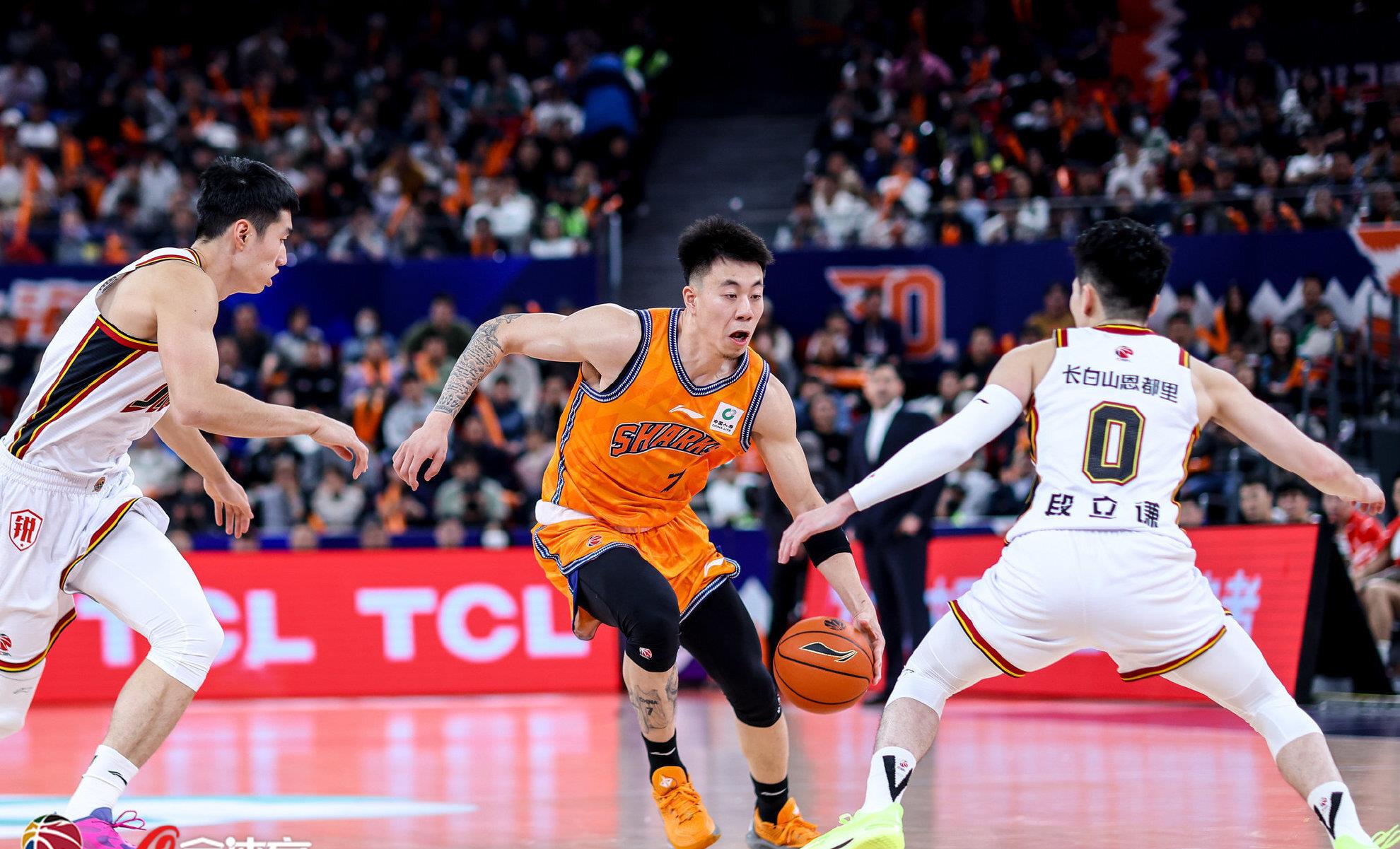 赛地聚焦:CBA常规赛今晚热度飙升,巴塞罗那绝杀压哨,管理层满意,赛季目标并未改变的简单介绍 赛地聚焦:CBA常规赛今晚热度飙升,巴塞罗那绝杀压哨,管理层满意,赛季目标并未改变的简单介绍